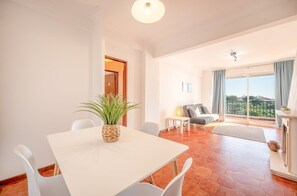 Dining - GuestReady - Charming stay with a terrace (Cascais)