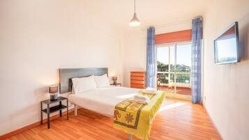 1 soverom, strykejern/-brett, internettilgang og sengetøy