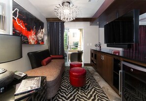 Living area - Super Bowl Valentines Getaway for Two in Vegas! (Las Vegas)