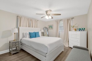 3 bedrooms, desk, iron/ironing board, travel crib
