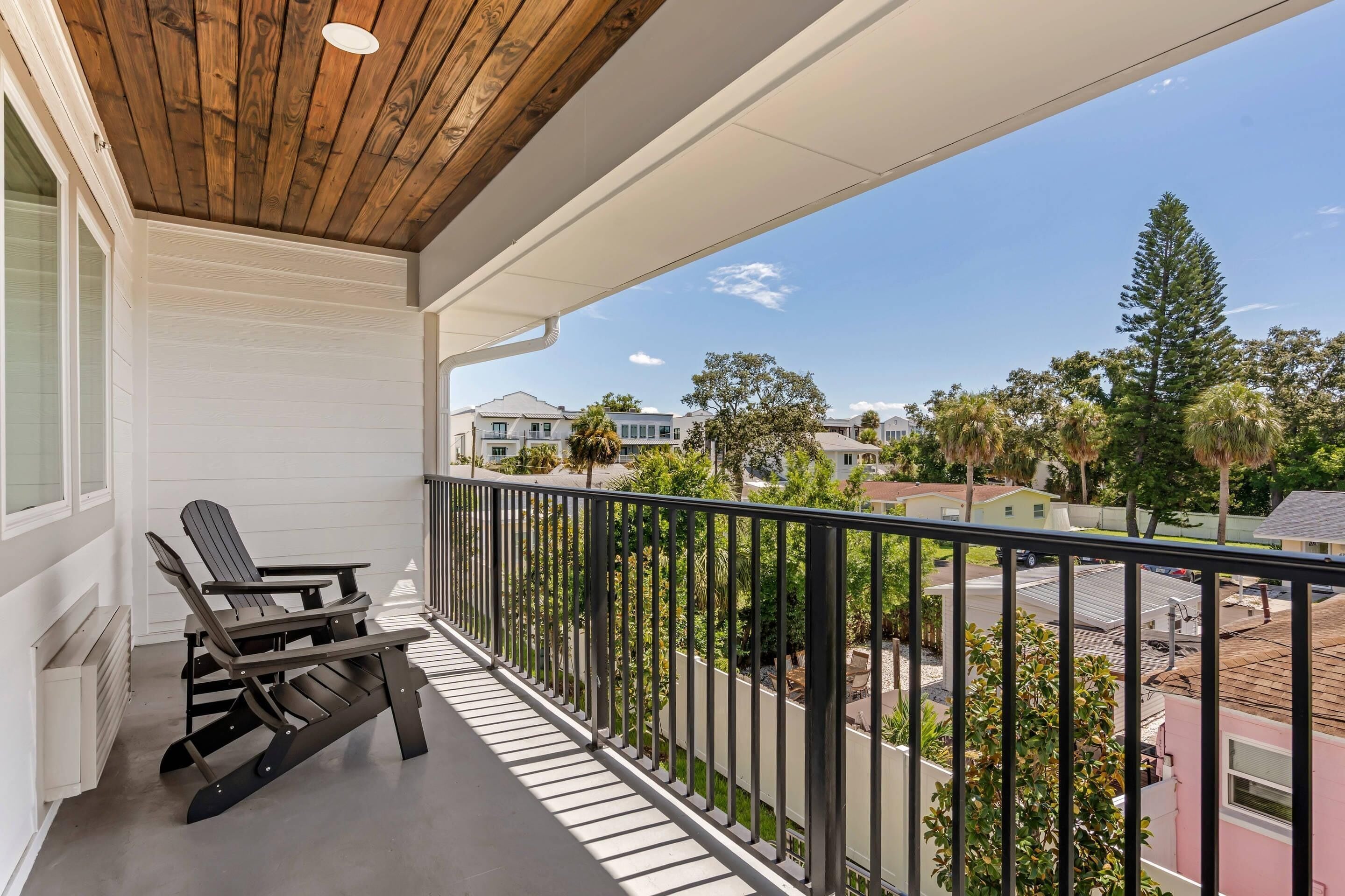   客房, 1 張特大雙人床, 無障礙淋浴設施, 非吸煙房 (Balcony) | 高級寢具、羽絨被、舒適加層、書桌