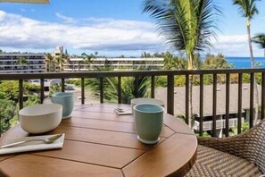Outdoor dining - Kihei Akahi C610 (Wailea-Makena)