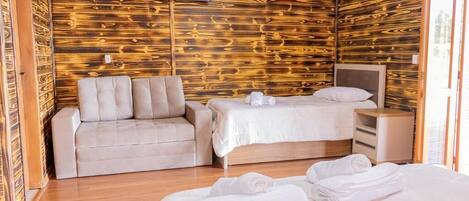 Deluxe Cabin | Free WiFi, bed sheets