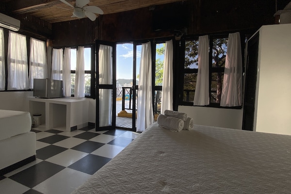Basic Triple Room | Minibar, free WiFi, bed sheets