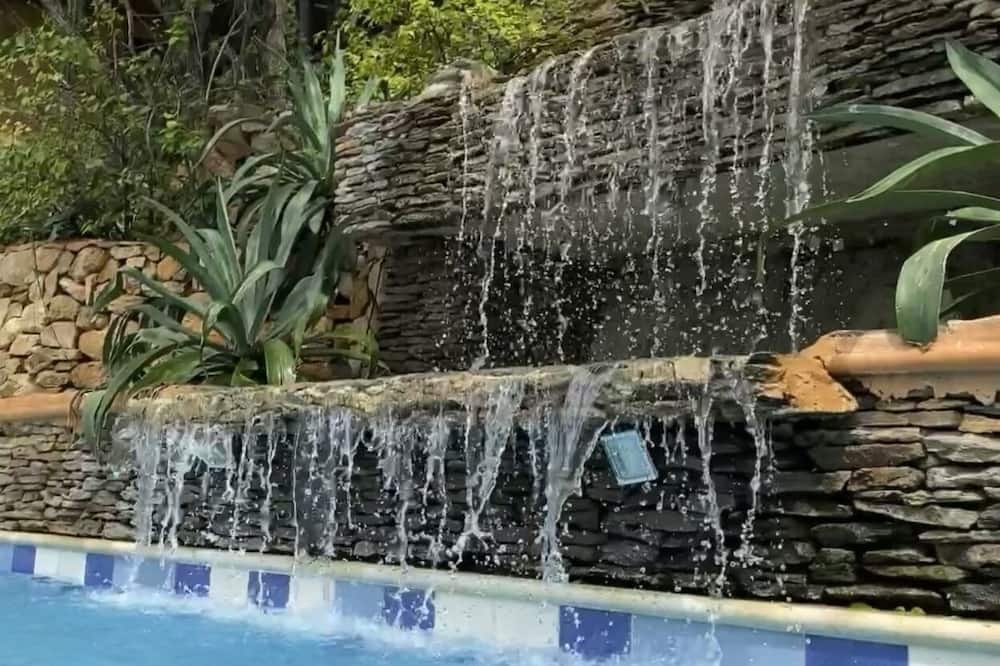 Akela Gaira Hotel