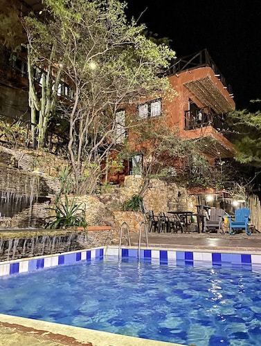 Akela Gaira Hotel 