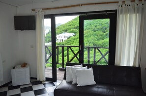 Kamar Quadruple, balkon | Minibar, Wi-Fi gratis, dan seprai linen