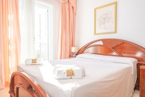 5 habitaciones, tabla de planchar con plancha y wifi gratis 