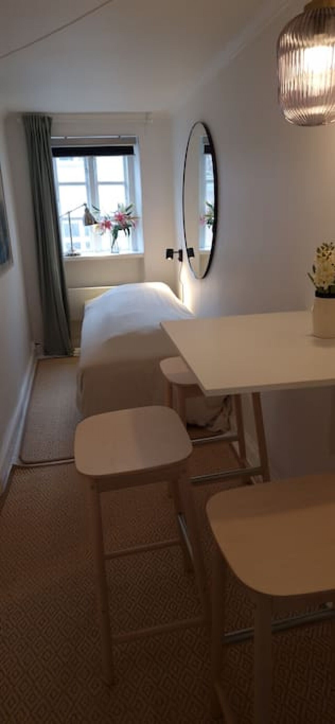 2 habitaciones, escritorio, tabla de planchar con plancha y wifi 