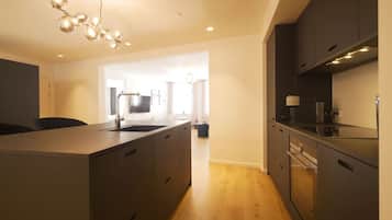 Refrigerador, microondas, horno y lavavajillas