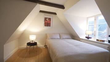1 bedroom, iron/ironing board, travel cot, WiFi