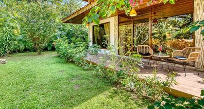 lazy parrots' luxury apartment#1: ✔pool ✔beach path✔AC
