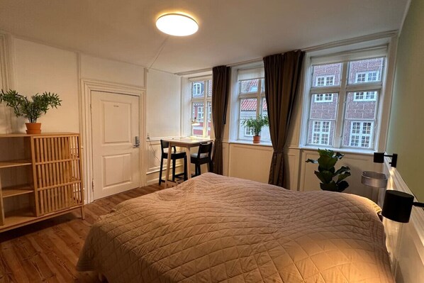 1 bedroom, WiFi, bed sheets