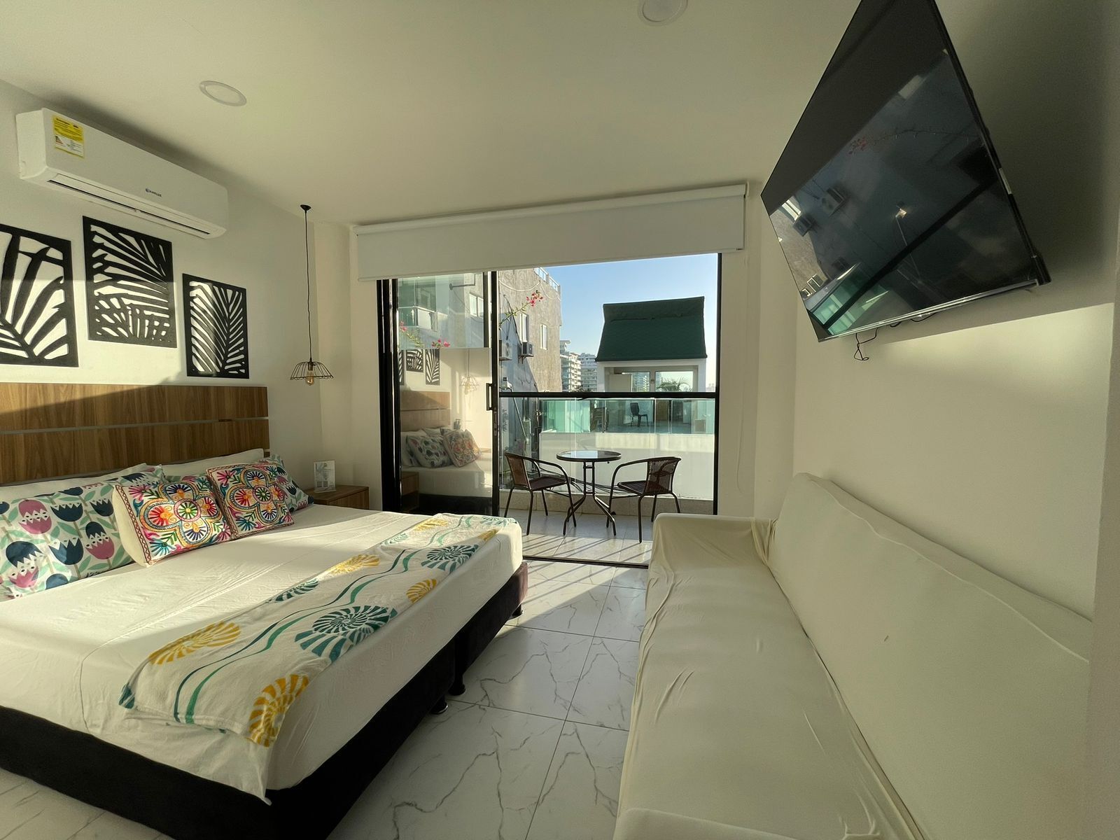 Deluxe Room, 1 King Bed | 1 bedroom, individually decorated, free WiFi