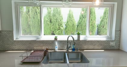 West Hollywood Condo Near Cedar-Sinai