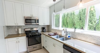 West Hollywood Condo Near Cedar-Sinai