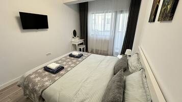 1 bedroom, desk, iron/ironing board, WiFi