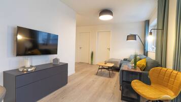 Fernseher, BĂŒcher, Stereoanlage