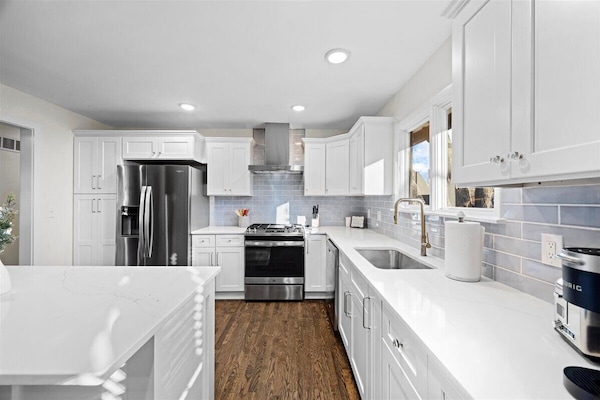 Refrigerador, microondas, horno, placa de cocina