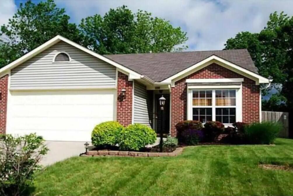Cozy Home in Greenwood area!