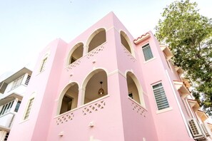 المنشأة من الخارج