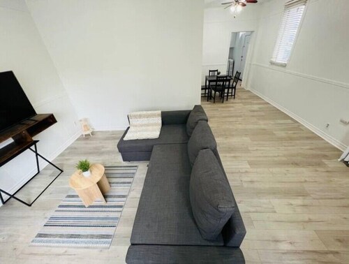 CLEAN +Spacious + MOMO Apartment
