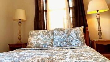 2 間睡房、房內夾萬、熨斗/熨衫板、免費 Wi-Fi