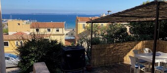 Maison Avec Jardin et Terrasse Proximité Immédiate Centre Ville, Plage