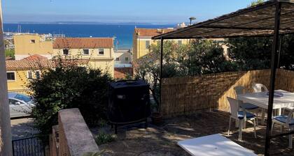 ! Maison avec jardin et terrasse proximité immédiate centre ville, plage