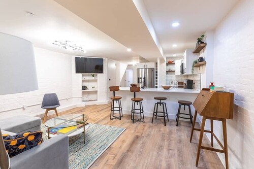 Sojourn in DuPont Circle: Modern Meets Historic