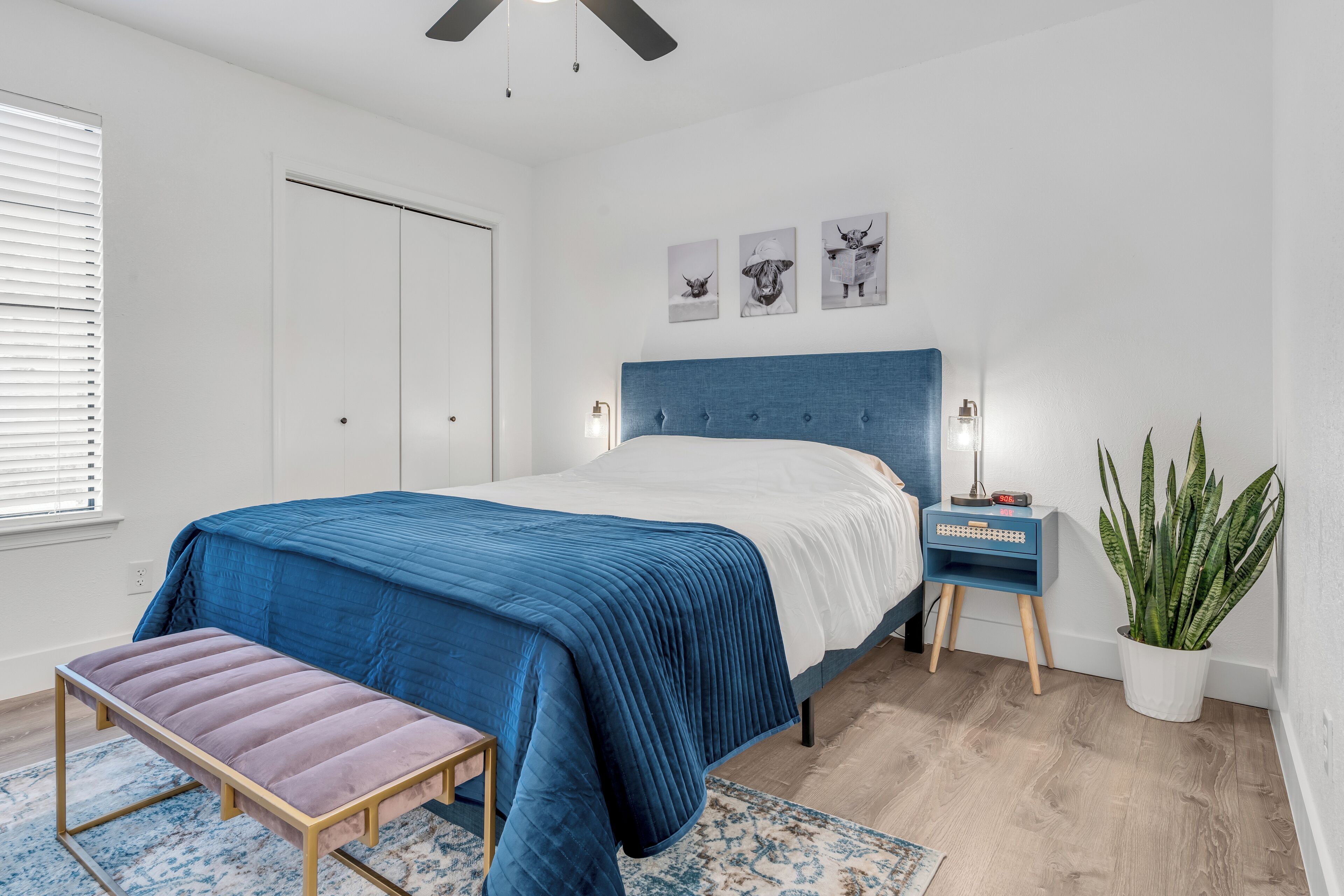 2 bedrooms, in-room safe, desk, iron/ironing board