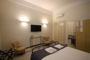 3 slaapkamers, een strijkplank/strijkijzer, reisbedje, gratis wifi