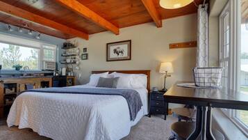 1 bedroom, desk, free WiFi, bed sheets