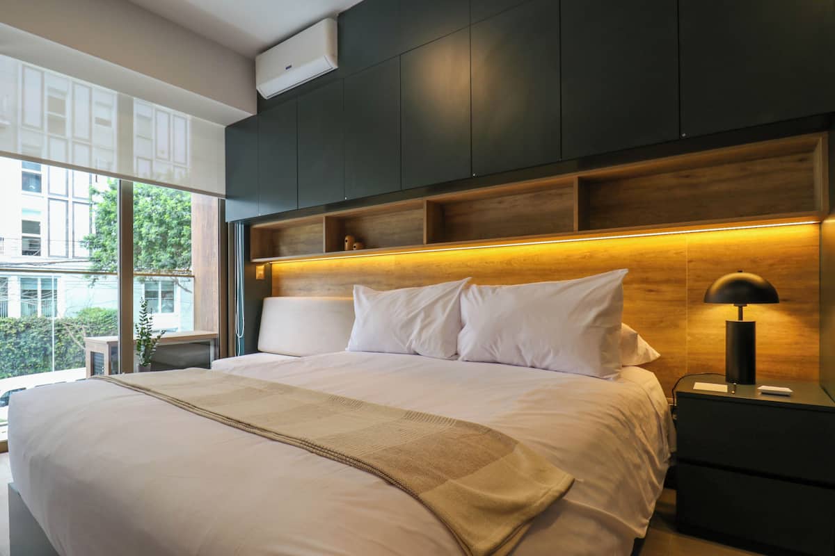Căn hộ có thiết kế đặc trưng | Bộ đồ giường cao cấp, bàn ủi/dụng cụ ủi quần áo 