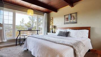 1 bedroom, desk, free WiFi, bed sheets
