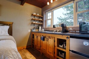 Fridge, microwave, oven, stovetop - Columbine Cabin at Highland Meadows - Black Hills Retreat (Hot Springs)