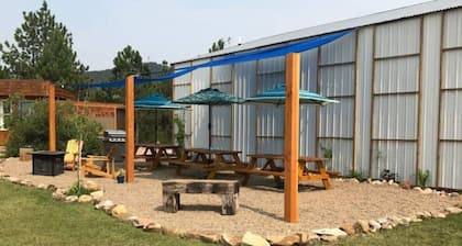 King Bed & Private Bath - Black Hills Eagle Tipi