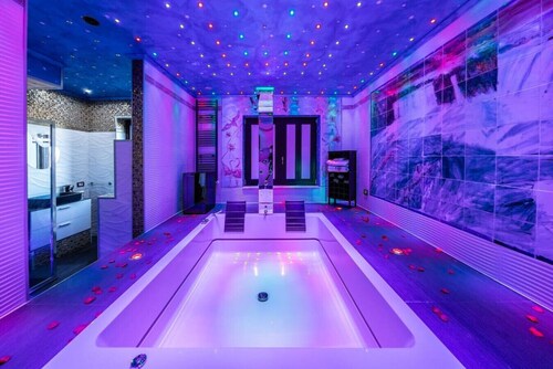 Norman Tower Spa An Elegant Room For Relaxing Stays.