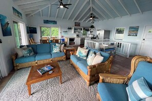 Smart TV - Water + Sky USVI // Villa in Coral Bay with Outstanding Sunrise Views (Coral Bay)