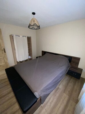 2 bedrooms, iron/ironing board, WiFi, bed sheets - A la Rondayette, Votre Refuge de Calme en Pleine Nature (Flaignes-Havys)
