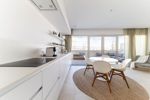 Fridge, microwave, oven, dishwasher