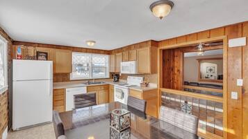 Réfrigérateur, micro-ondes, four, lave-vaisselle