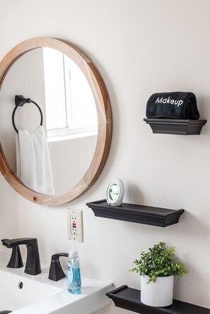 Handtücher, Seife, Toilettenpapier