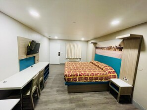 Habitació Comfort, 1 llit de matrimoni gran, vistes a la muntanya | Escriptori, espai de treball apte per a portàtils i wifi gratuïta