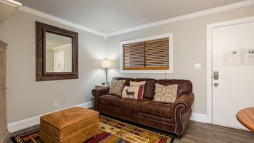 Téléviseur connecté, foyer, livres