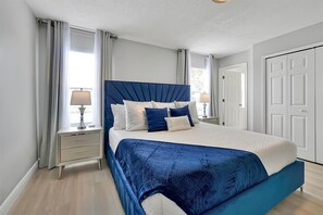 4 bedrooms, iron/ironing board, WiFi, bed sheets