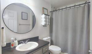 Bathroom - Cozy Studio with Kitchenette Attached (Davenport)