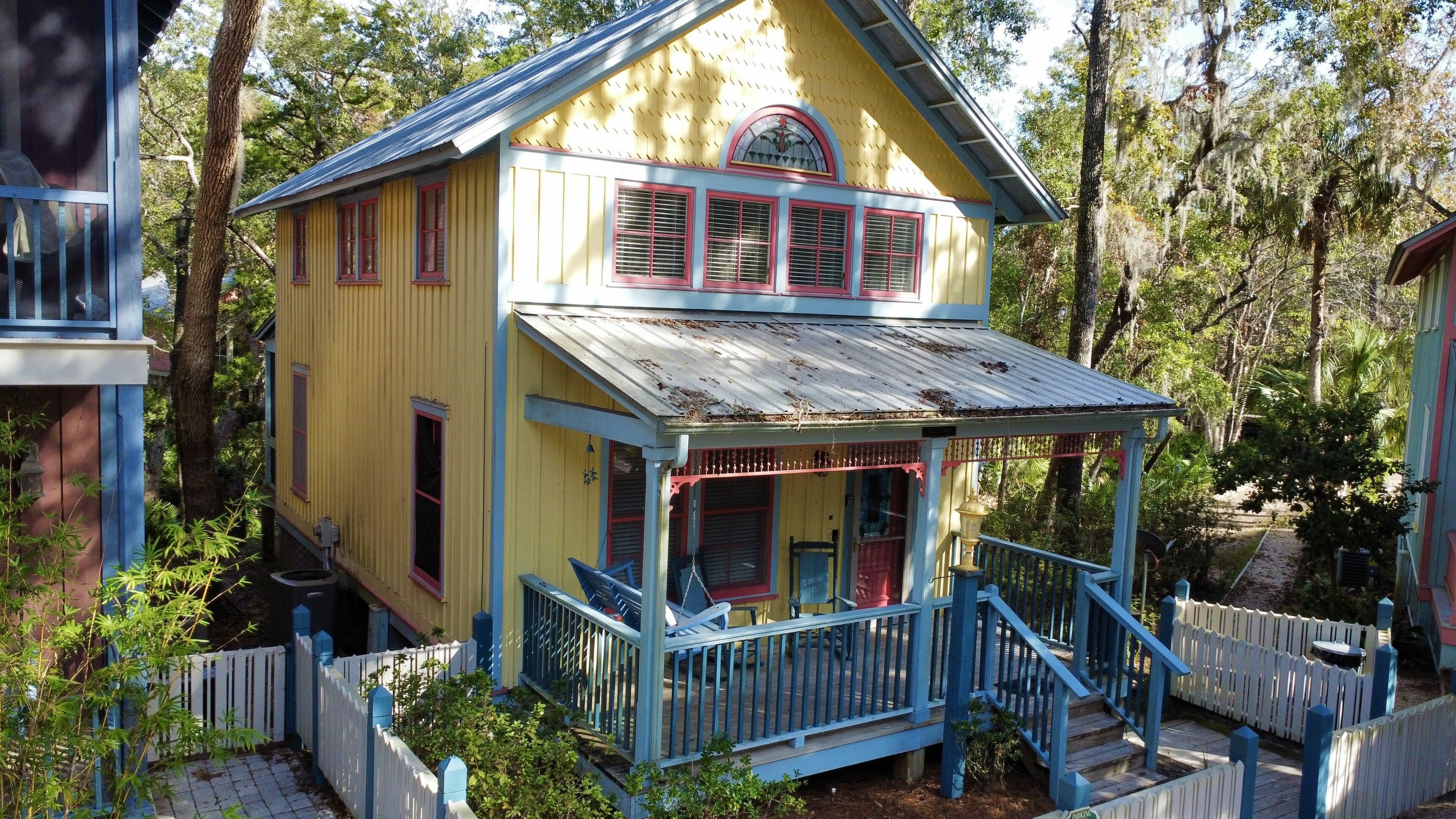 Orange Blossom Cottage with Creekside Gazebo! 