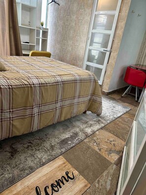 Suite Basic | Meja kerja dan Wi-Fi gratis