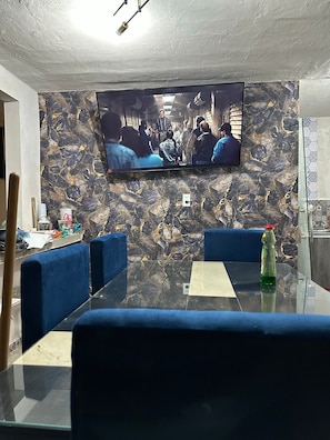 Suite | Interior
